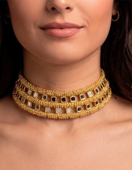 Choker rígido fino con espejitos: el collar delicado perfecto para invitadas elegantes