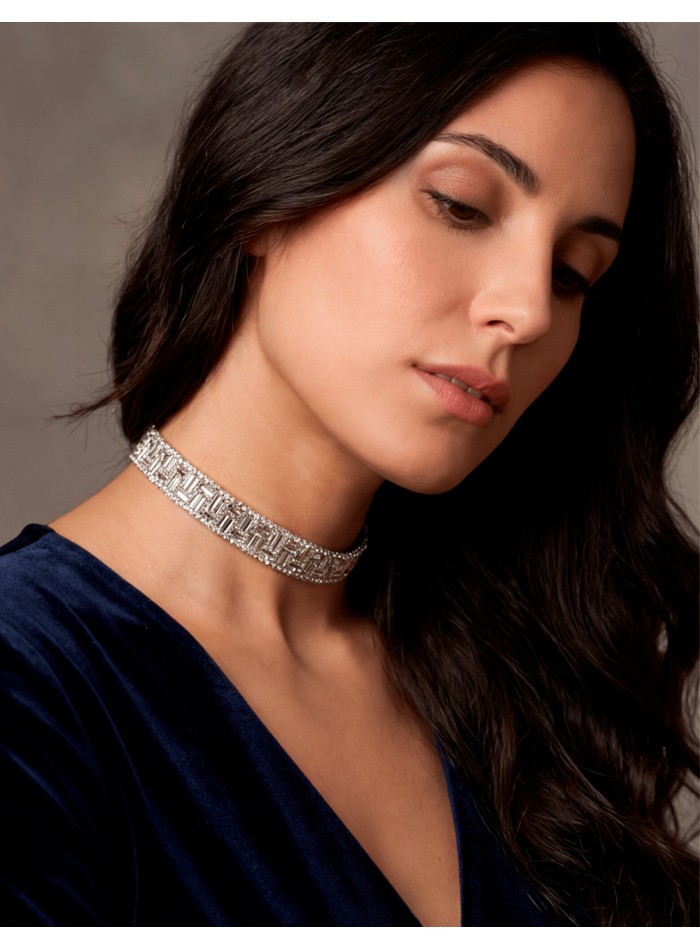 Choker de pedrería tipo cristal para invitada elegante
