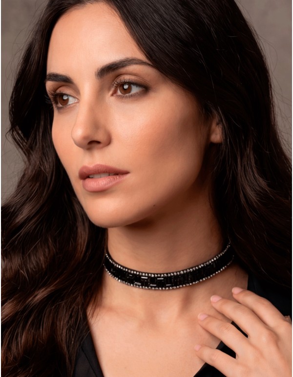Choker negro de pedrería tipo cristal para invitada
