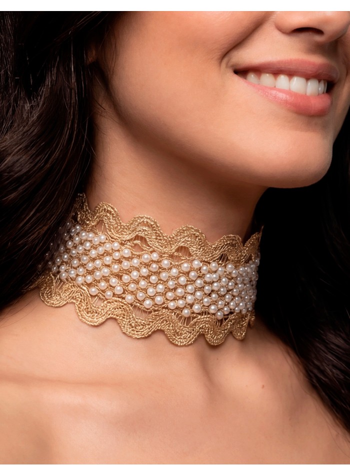Choker dorado con perlitas para invitada elegante