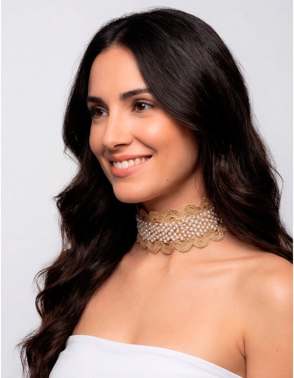 Gold choker with pearls for elegant women 2