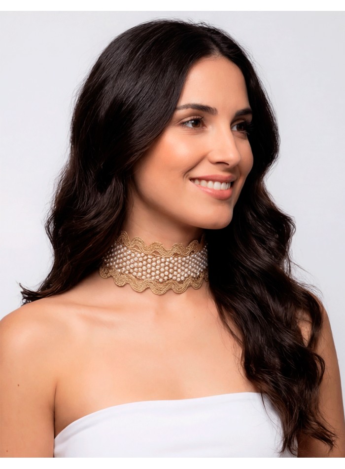 Gold choker with pearls for elegant women