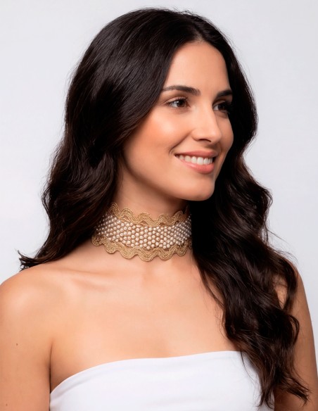 Gold choker with pearls for elegant women
