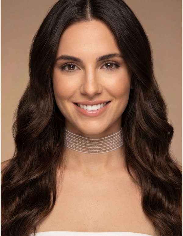 Choker de invitada blanco con hilo fino dorado