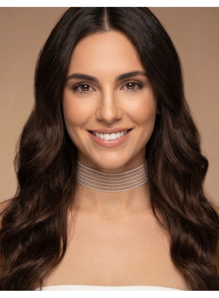 White guest choker with fine gold thread