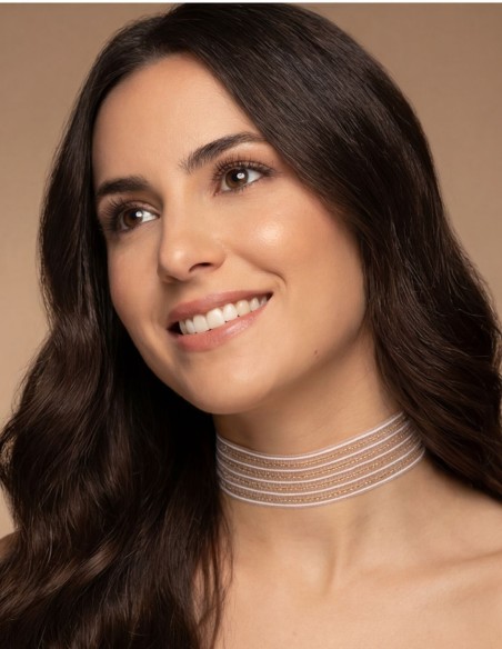 Choker en color blanco y brillo dorado para invitada