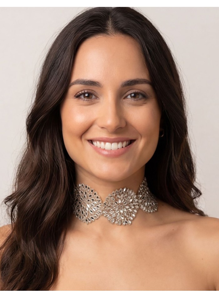 Tour de cou avec fleurs en cristaux et strass...