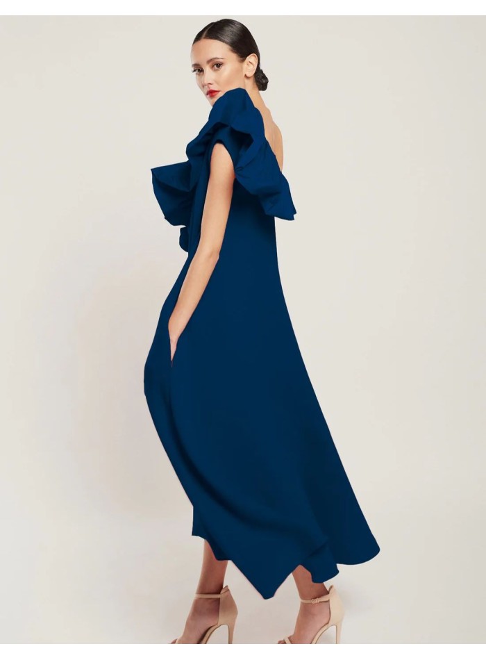 Vestido midi en crepé azul marino con volante en la manga
