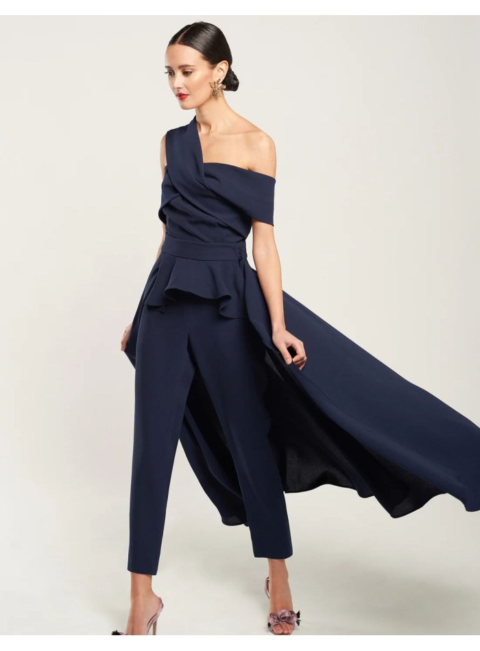 Conjunto de top con tirantes multiposición y pitillos con sobrefalda