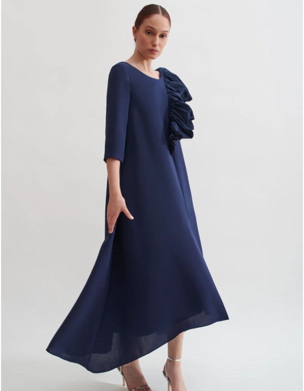 Robe midi en crêpe marine avec manches françaises et... 2