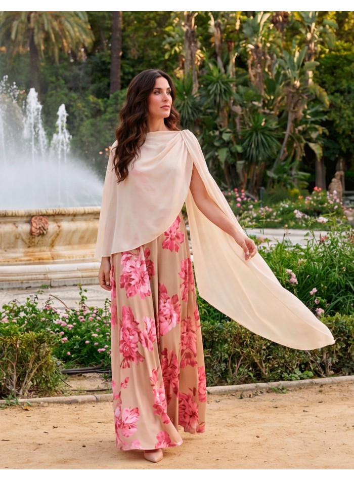 this cape A closet essential that transforms any style with simplicity and sophistication.