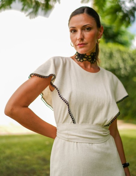 Robe midi avec broderies et volants