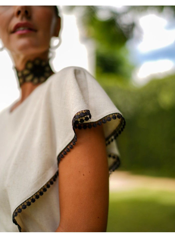 Robe midi avec broderies et volants