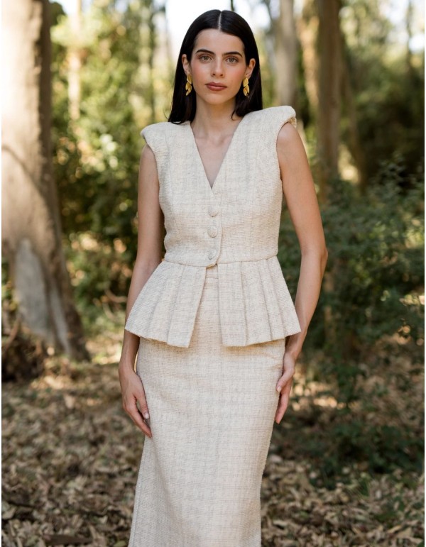 Conjunto de dos piezas en jacquard beige con peplum