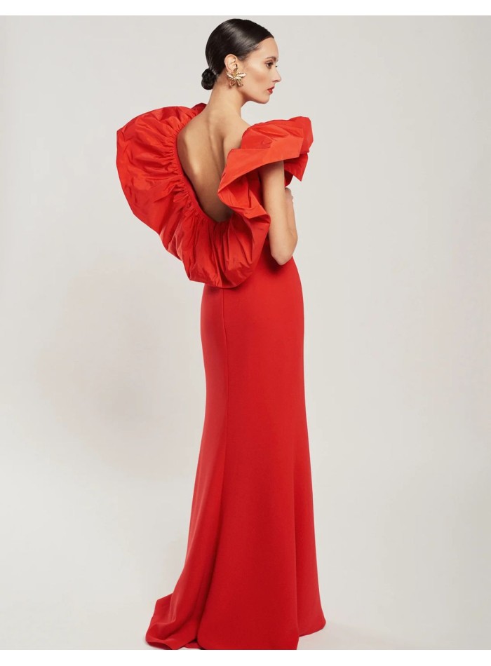 Vestido de fiesta largo con escote de maxivolante rojo