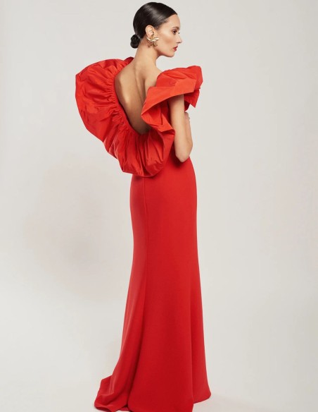 Vestido de fiesta largo con escote de maxivolante rojo