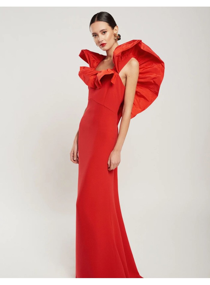 Vestido de fiesta largo con escote de maxivolante