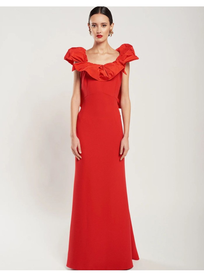 Vestido de fiesta largo con escote de maxivolante para invitada