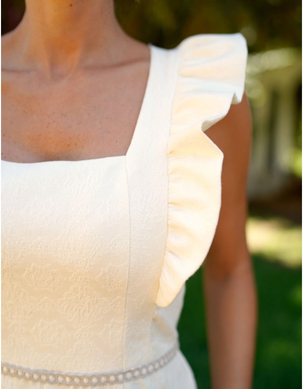 Robe midi blanche en brocart avec manches volantées 2