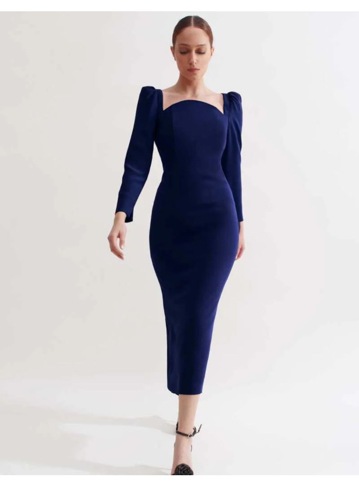 Vestido midi estilo lápiz con escote semicircular