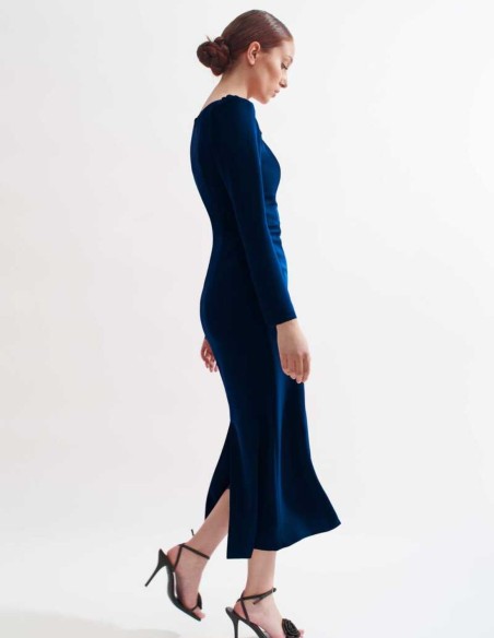 Robe midi de style crayon avec encolure semi-circulaire