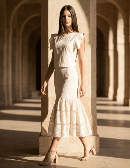 Falda midi de encajes