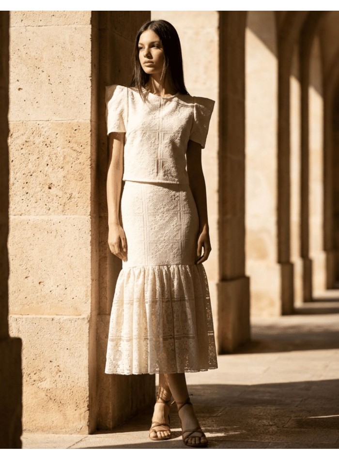 Ecru lace midi skirt with ruffle at bottom hem