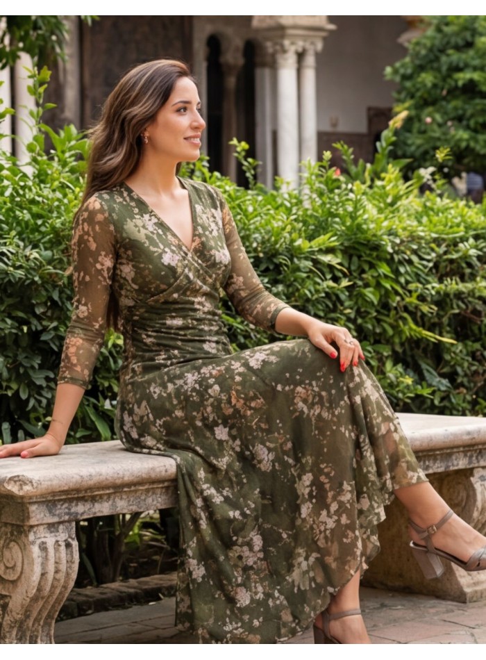 Robe midi imprimée verte avec décolleté en V et...