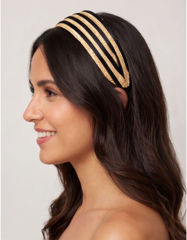 Straw headband made with black silk for guests