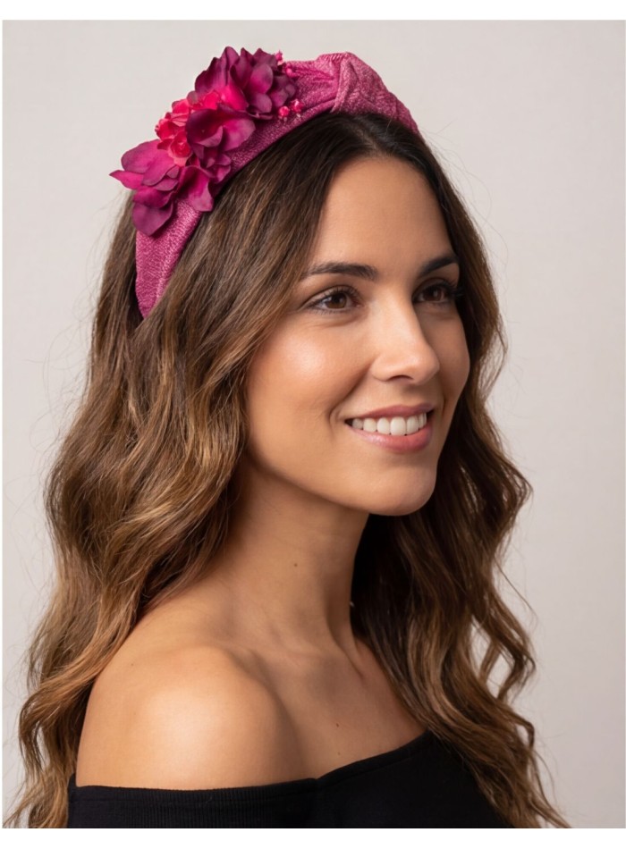 Bandeau invité en sinamay de soie rose...