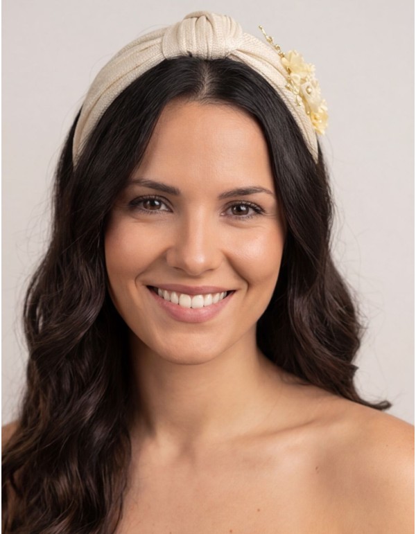 Headband made of beige silk sinamay with flower details 2
