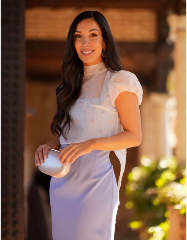 Vestido midi con corte recto y capelina de organza 2