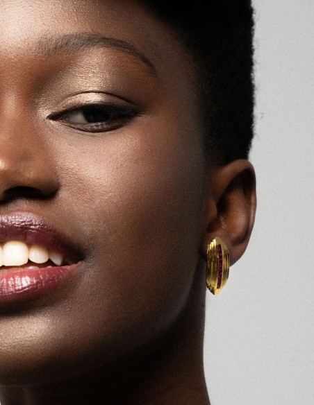 Gold plated fuchsia zirconia rectangular earrings