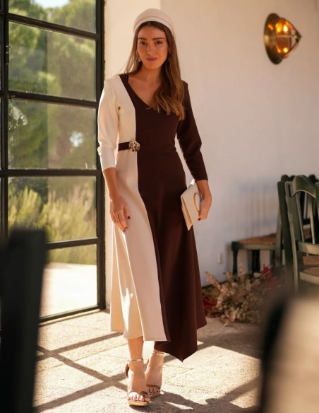 Vestido midi bicolor en tonos crema y chocolate con falda en forma de A