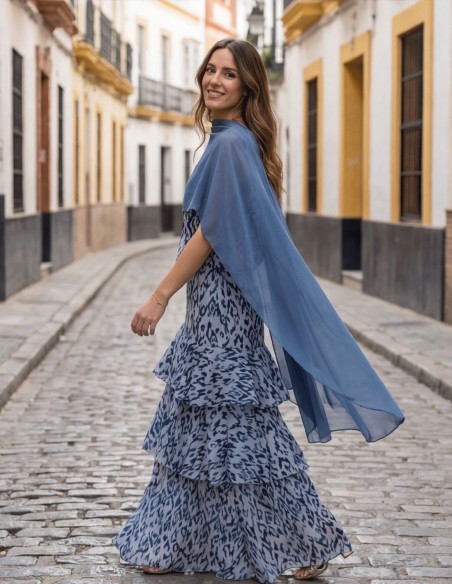 Capa de gasa azul para invitada para fiesta