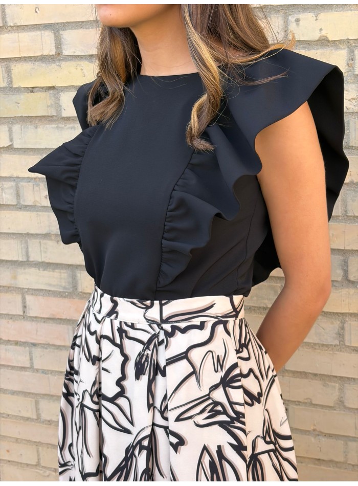 Flared midi skirt in black and white print