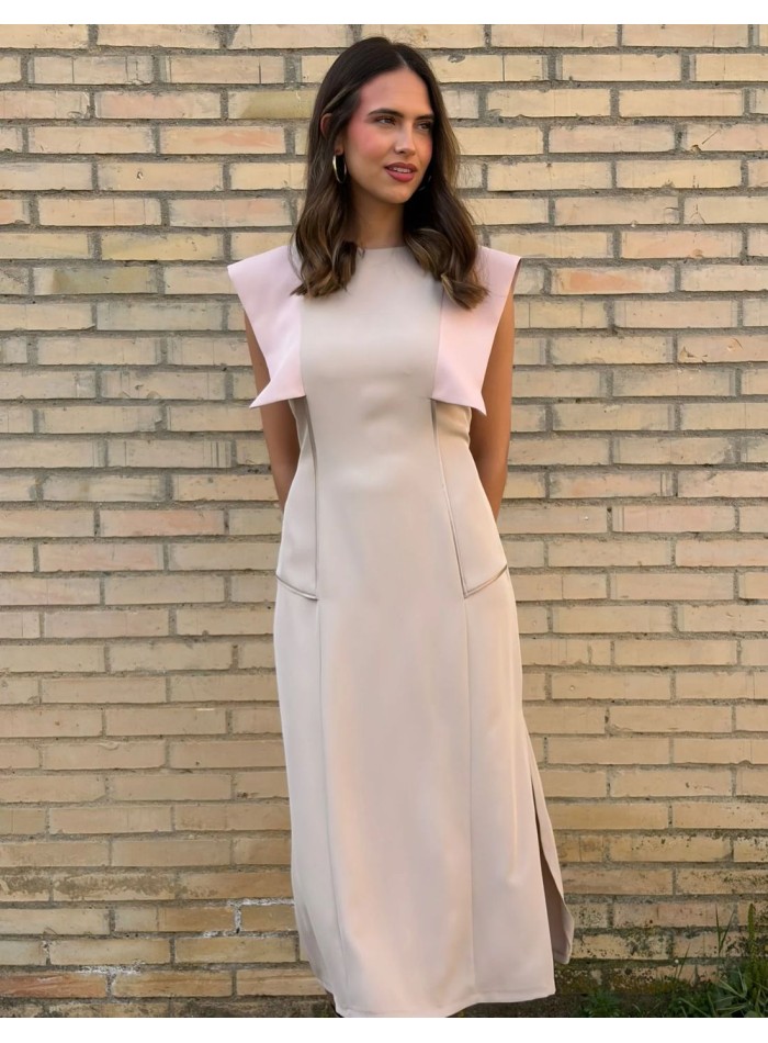 Robe midi beige grillé avec manches ouvertes