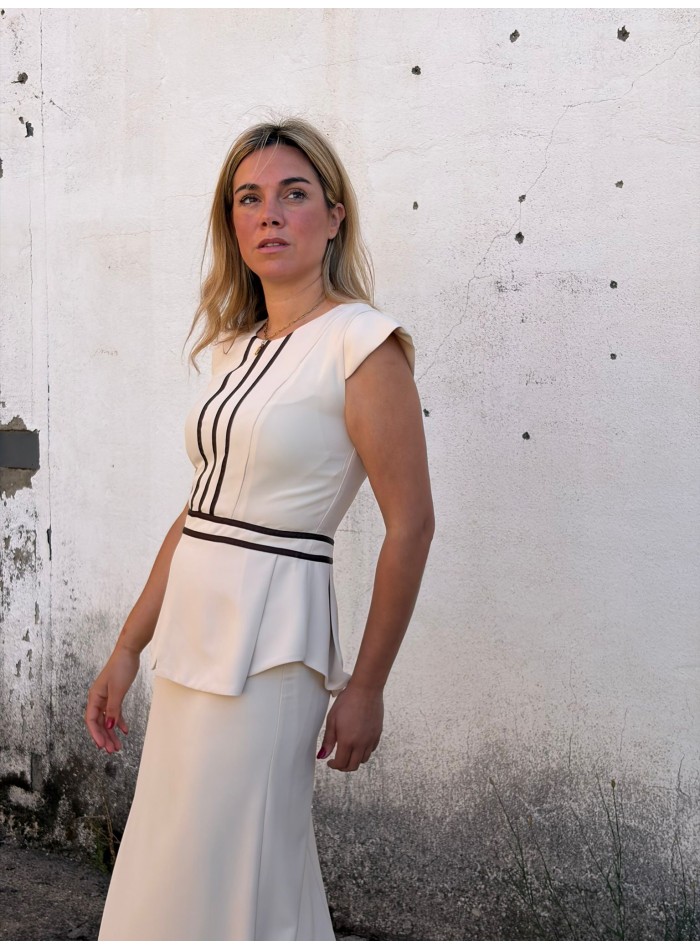 Midi guest dress with light fabric and ruffle...