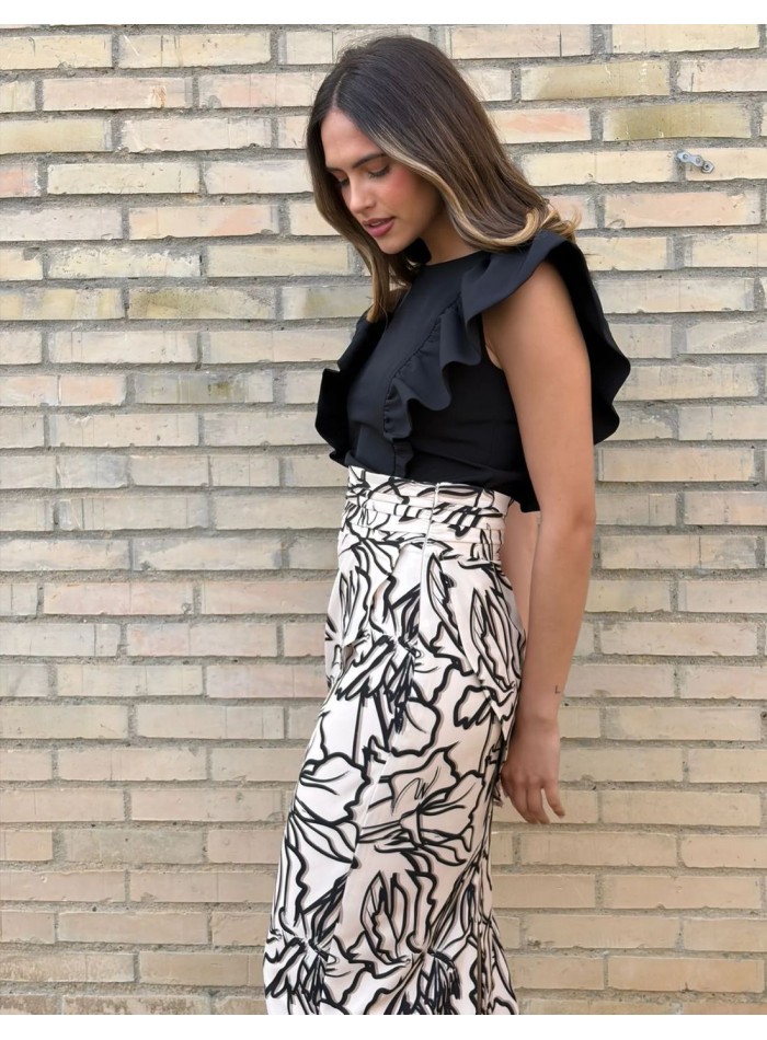 Flared midi skirt in black and white print