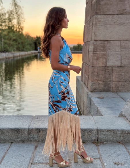 Vestido halter estampado con flecos en tonos azules para invitada