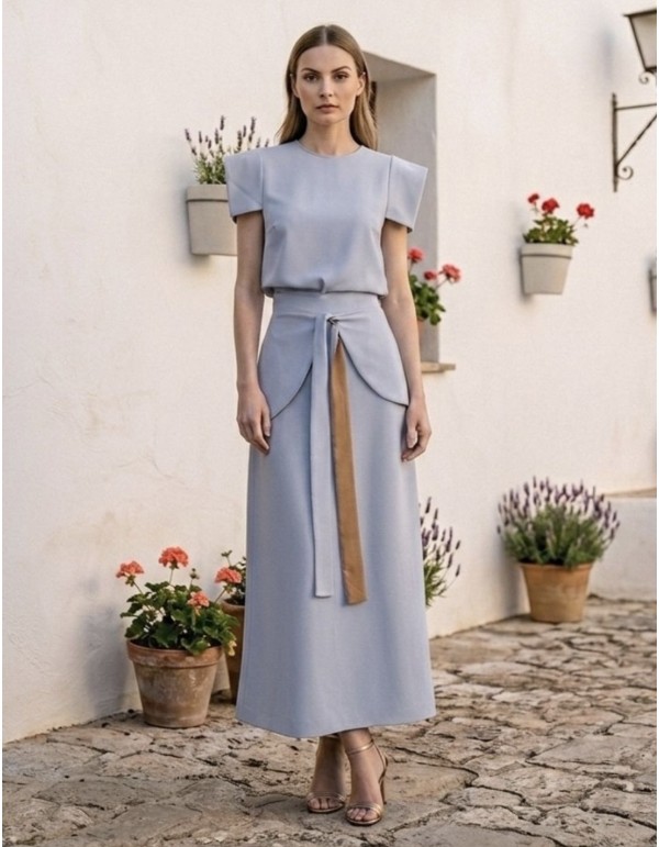 Short sleeve lavender colored guest top