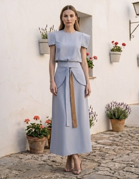 Short sleeve lavender colored guest top