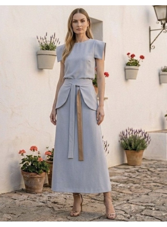 Short sleeve lavender colored guest top