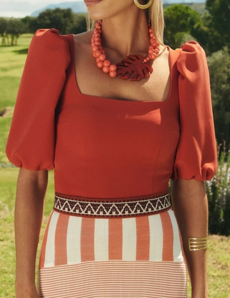 Guest top with puffed sleeves and square neckline