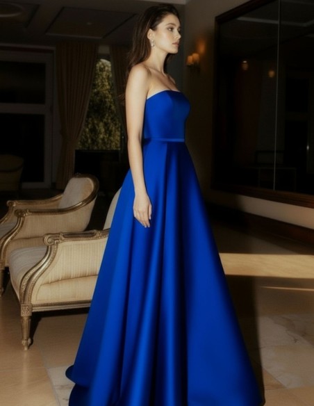 Vestido estructurado en color azul palabra de honor con abertura lateral