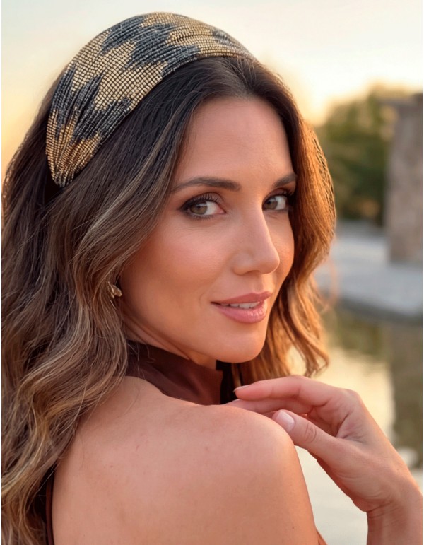 Diadema bicolor en zigzag marrón y beige dorado para invitada