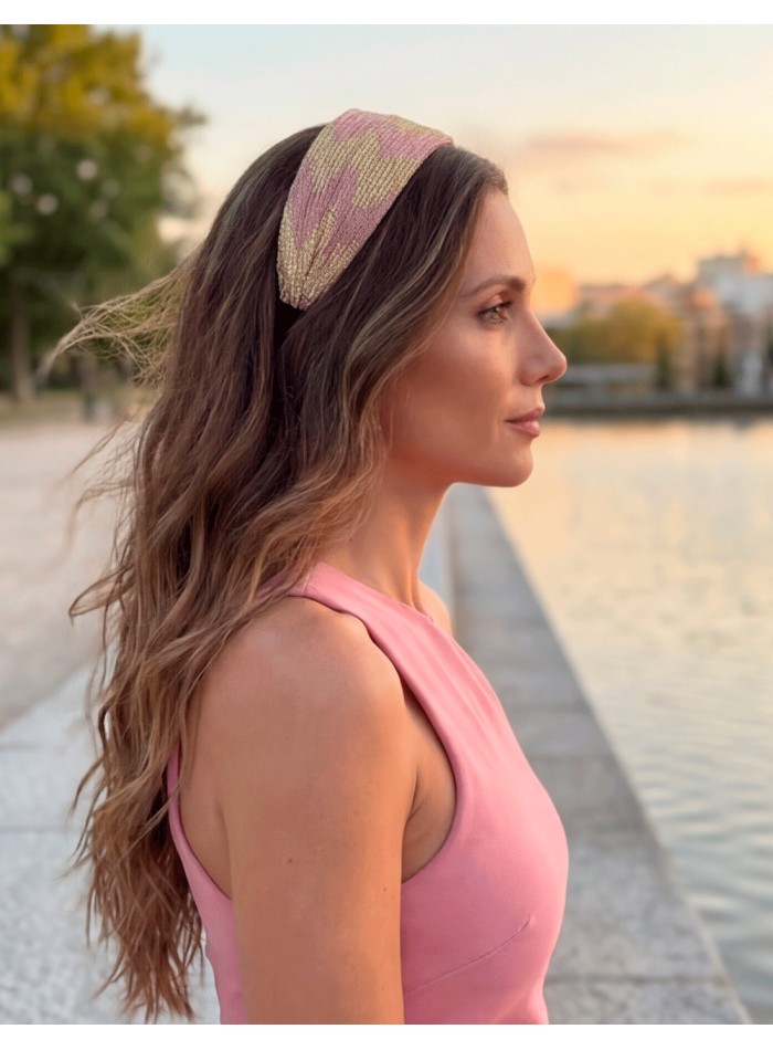 Bandeau bicolore or et rose : la touche féminine et lumineuse pour votre look d'invitée