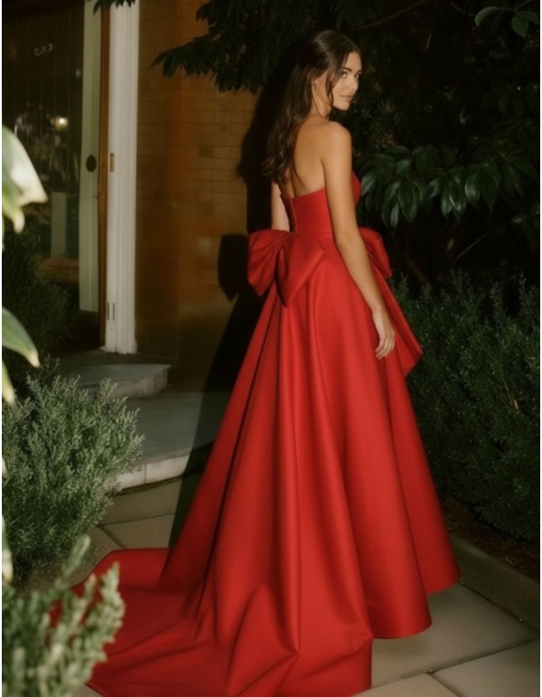 Vestido largo rojo estructurado con lazo palabra de honor 2