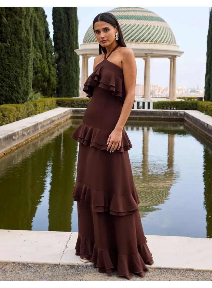 Vestido largo marrón con volantes en cascada