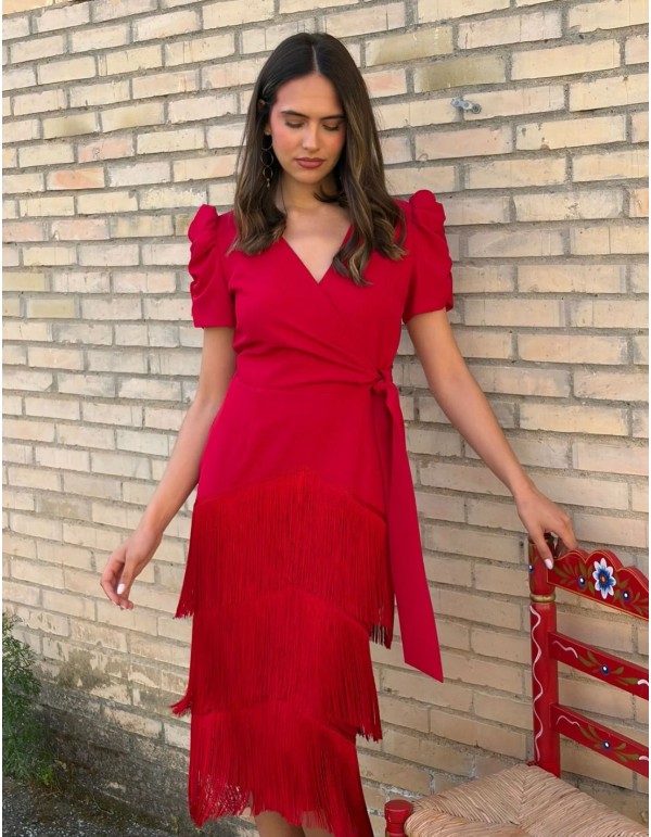 Robe midi croisée rouge avec jupe frangée